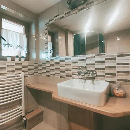 Pod Strzecha منزل للإقامة *